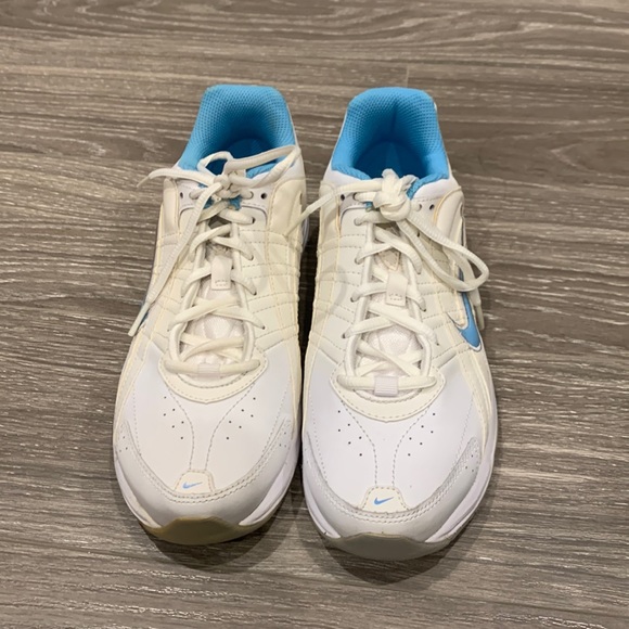 Nike T-Lite VIII Leather White/Blue Cross Trainers - Picture 2 of 5